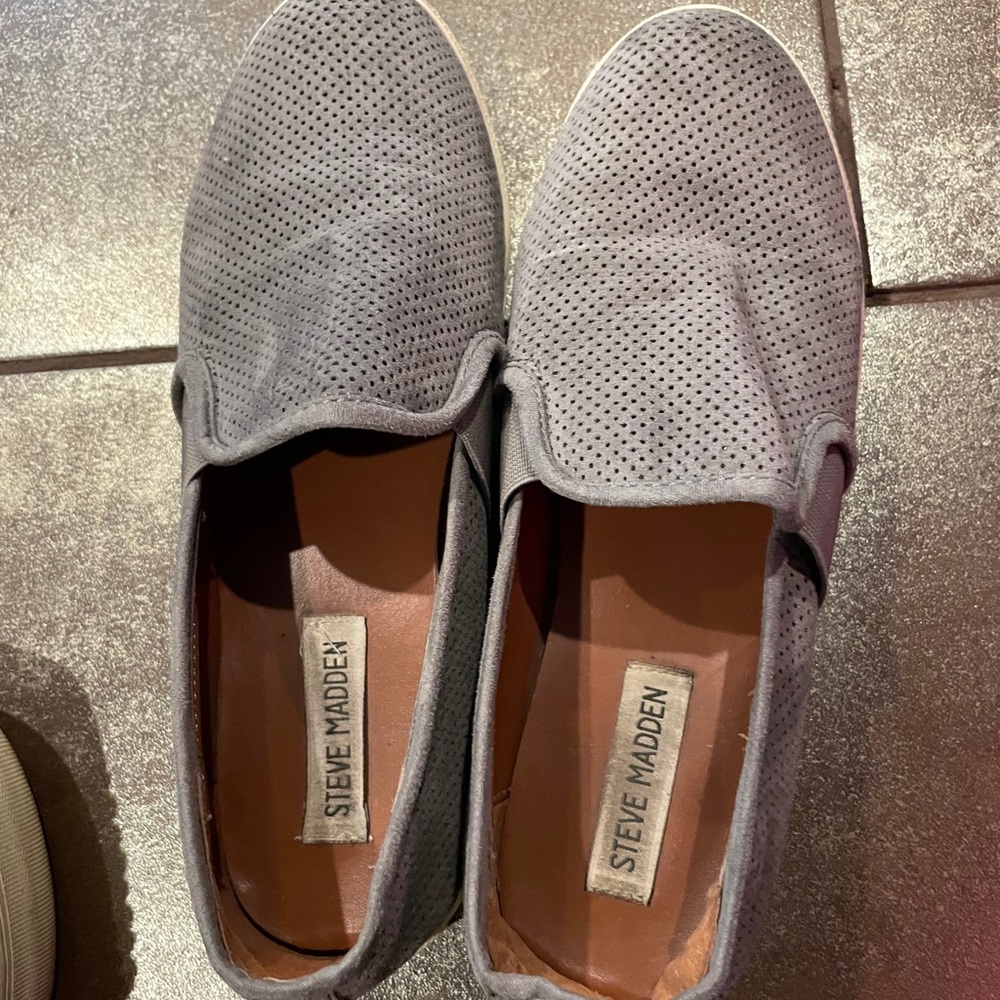Gray Steve Madden shoe